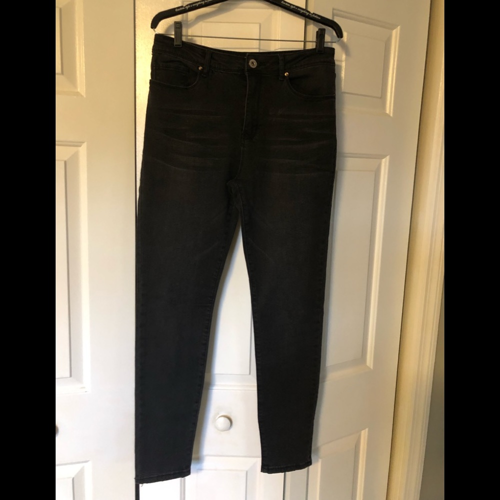 Black California skinny jeans.  Never been worn.  Great color and fabric.